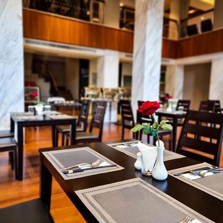 Prince Hotel Rangun Kültér fotó