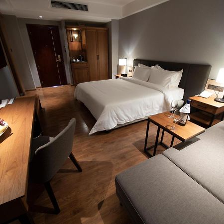 Prince Hotel Rangun Kültér fotó