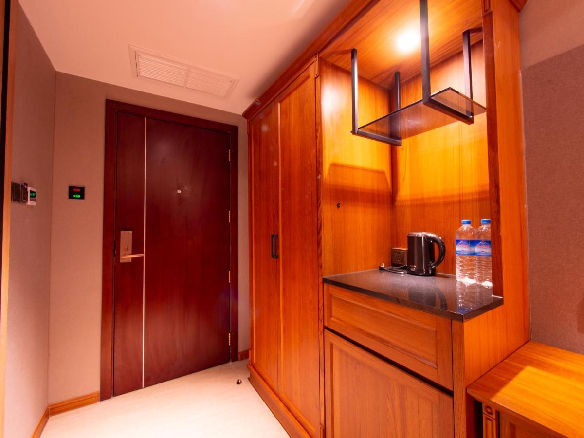 Prince Hotel Rangun Kültér fotó