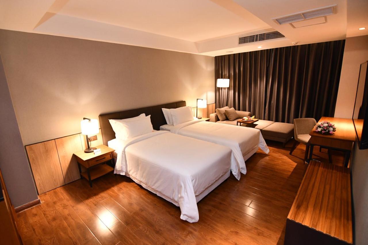 Prince Hotel Rangun Kültér fotó