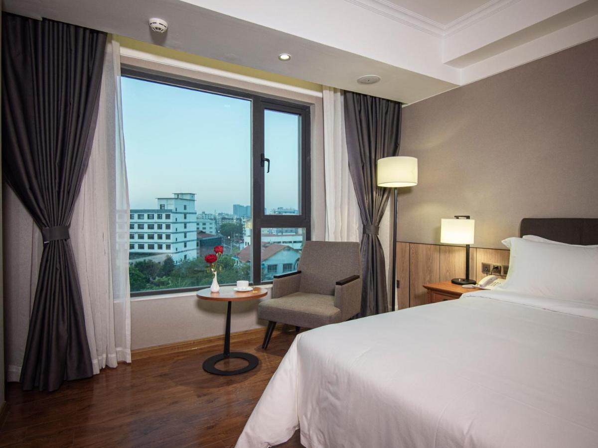 Prince Hotel Rangun Kültér fotó