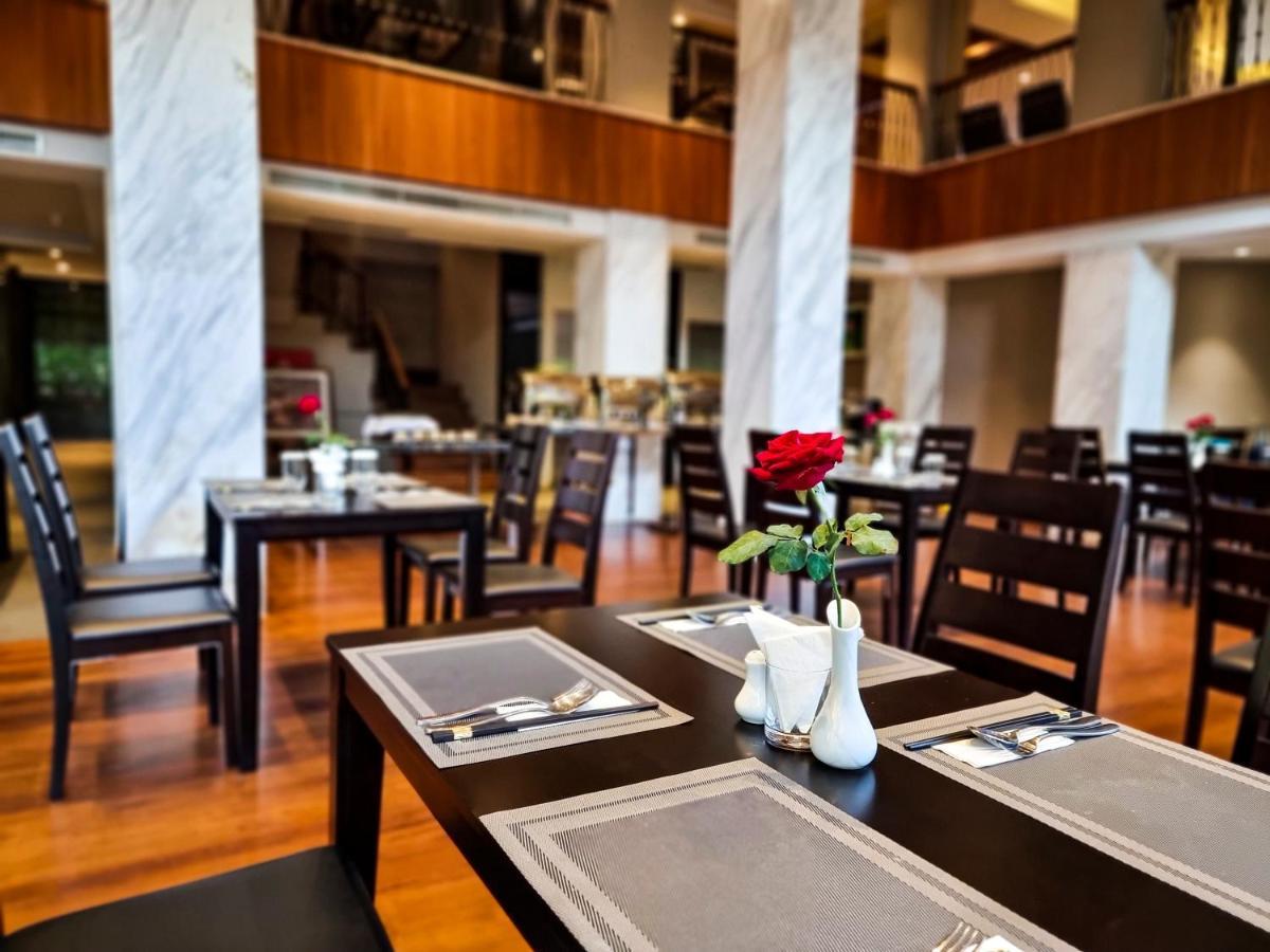 Prince Hotel Rangun Kültér fotó